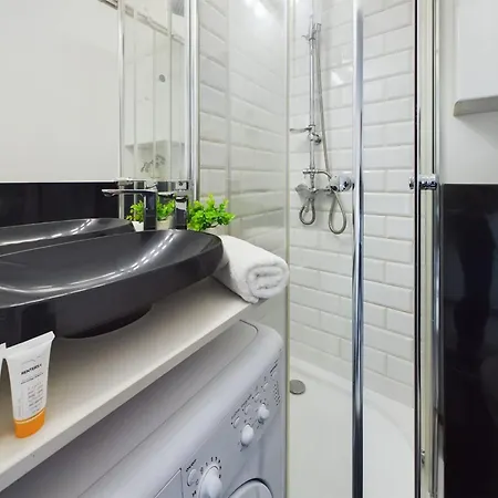 Apartment Unique In The Capital For 2 People By Renters